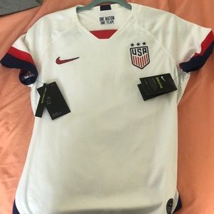 alex morgan woman’s soccer jersey size medium